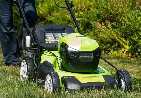 2025’s Best Self-Propelled Lawn Mowers: Reviews and Recommendations